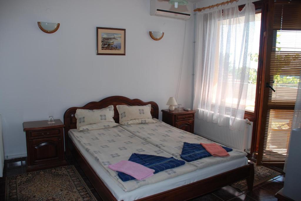 Guest House Nash Dom Kavarna Pokoj fotografie