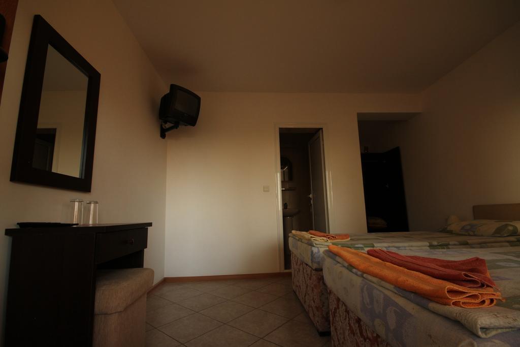 Guest House Nash Dom Kavarna Exteriér fotografie