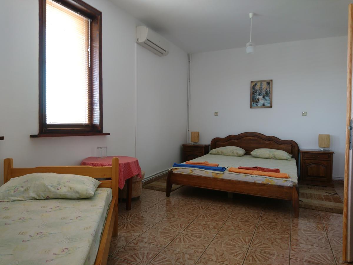 Guest House Nash Dom Kavarna Exteriér fotografie